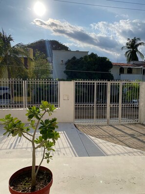 Habitación básica doble, vistas al patio | Vistas al patio