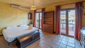 4 bedrooms, iron/ironing board, travel cot, WiFi