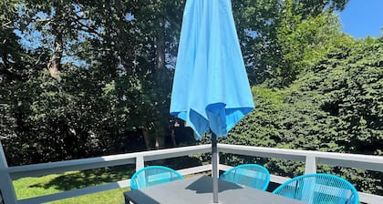 Charming 2-bedroom cottage with AC, WiFi in serene Barnstable