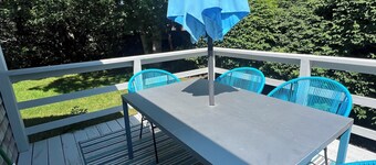 Charming 2-bedroom cottage with AC, WiFi in serene Barnstable