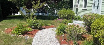 Charming 2-bedroom cottage with AC, WiFi in serene Barnstable
