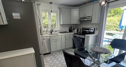 Charming 2-bedroom cottage with AC, WiFi in serene Barnstable