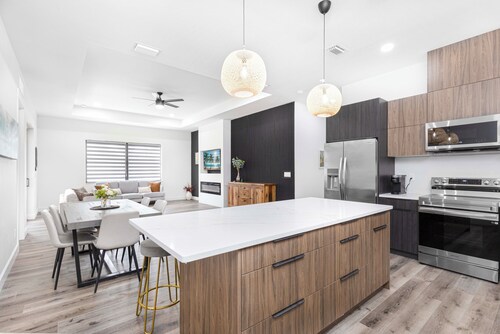 Your Perfect Vacation Getaway . Brand-New Sleek and Stylish  Modern  Home, 