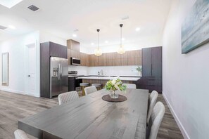 Dining - Your Perfect Vacation Getaway . Brand-New Sleek and Stylish  Modern  Home,  (Port Charlotte)