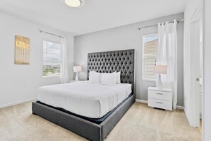 8 habitaciones, tabla de planchar con plancha, wifi y ropa de cama 