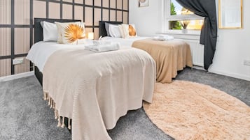 2 bedrooms, iron/ironing board, travel cot, free WiFi