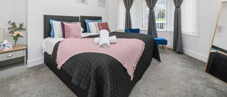 1 chambre, fer et planche à repasser, lit parapluie, Wi-Fi gratuit