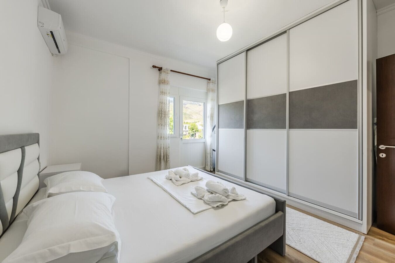 3 chambres, fer et planche à repasser, Wi-Fi gratuit, draps fournis