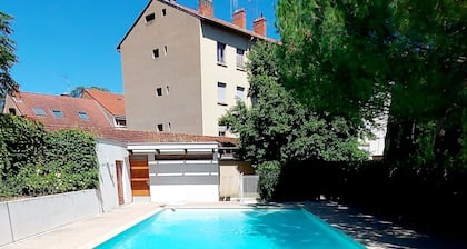 Lovely, cosy 2-room apartment - Near center with pool