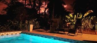 Private cabina at Yoga center in Ojochal with AC, WiFi, Pool, close to town