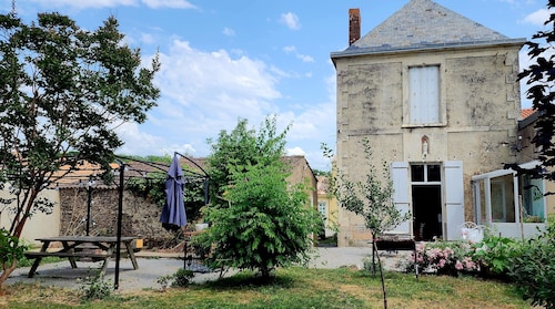 Grande maison de charme centre bourg