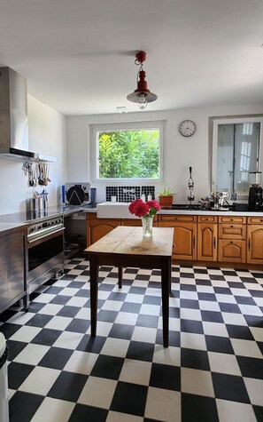 Mikrobølgeovn, ovn, kogeplade, opvaskemaskine