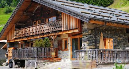 Chalet Marijulo - Stylish property with hot tub and terrace - OVO Network