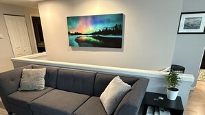 Living area - Welcome To Your Emerald City Getaway & Retreat! (Seattle)