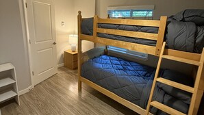 Room - Welcome To Your Emerald City Getaway & Retreat! (Seattle)