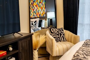 3 Schlafzimmer, Schreibtisch, Bügeleisen/Bügelbrett, WLAN