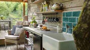 Studio | 1 bedroom, Internet