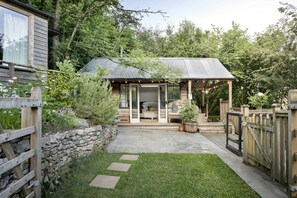 Studio | 1 bedroom, Internet - The Hut Rawsons in Levens (Kendal)