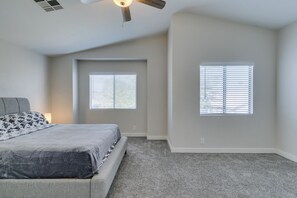 4 bedrooms, iron/ironing board, WiFi