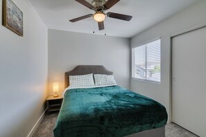 4 bedrooms, iron/ironing board, WiFi