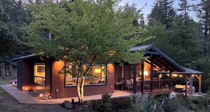 4 Acre Hiker's Nature Sanctuary in town