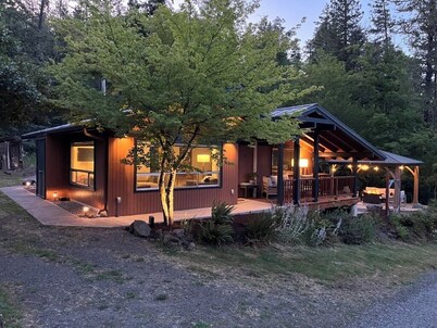 4 Acre Hiker's Nature Sanctuary in town