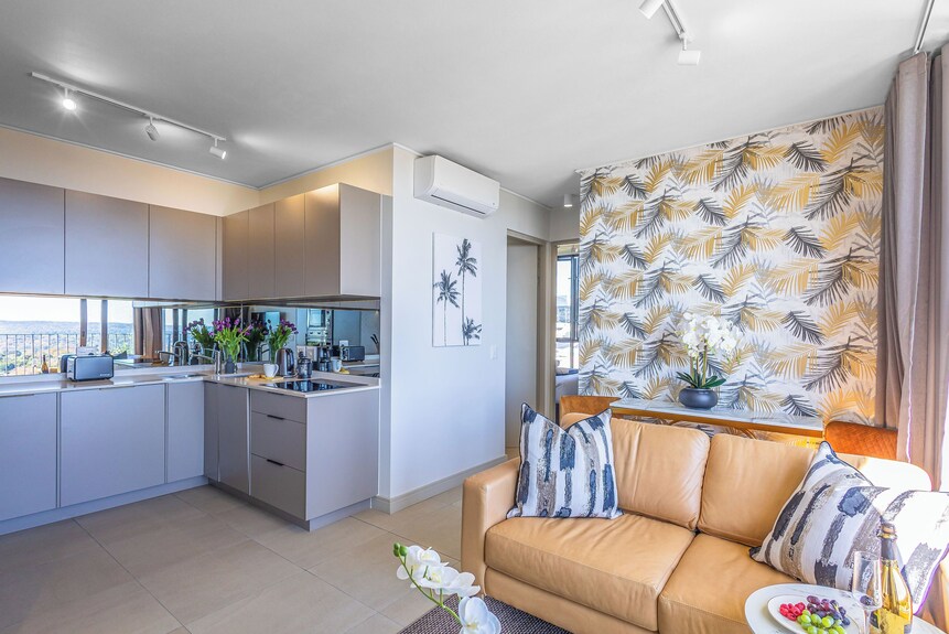 2 Bedroom Apartment With An Amazing View, Wifi, Ac & A Restauarant Onsite. - Johannesburg