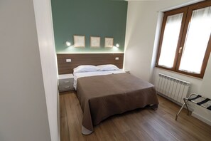 5 bedrooms, WiFi, bed sheets
