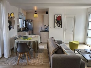 TV - Courtyard house in Erquy | 4 guests | Ref 669 (ERQUY)
