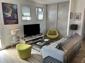 TV
