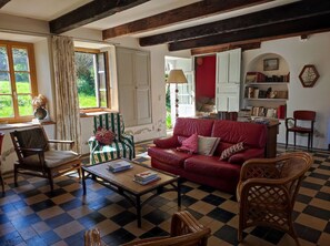 Living area - 1010 Atypical stone house in La Ville Berneuf (PLENEUF VAL ANDRE)