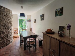 Dining - 1010 Atypical stone house in La Ville Berneuf (PLENEUF VAL ANDRE)