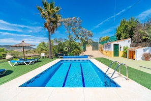 Pool - Cubo's Casa Rural Villa Aitana / private pool / near Caminito del Rey / free Wi-Fi (Ardales)