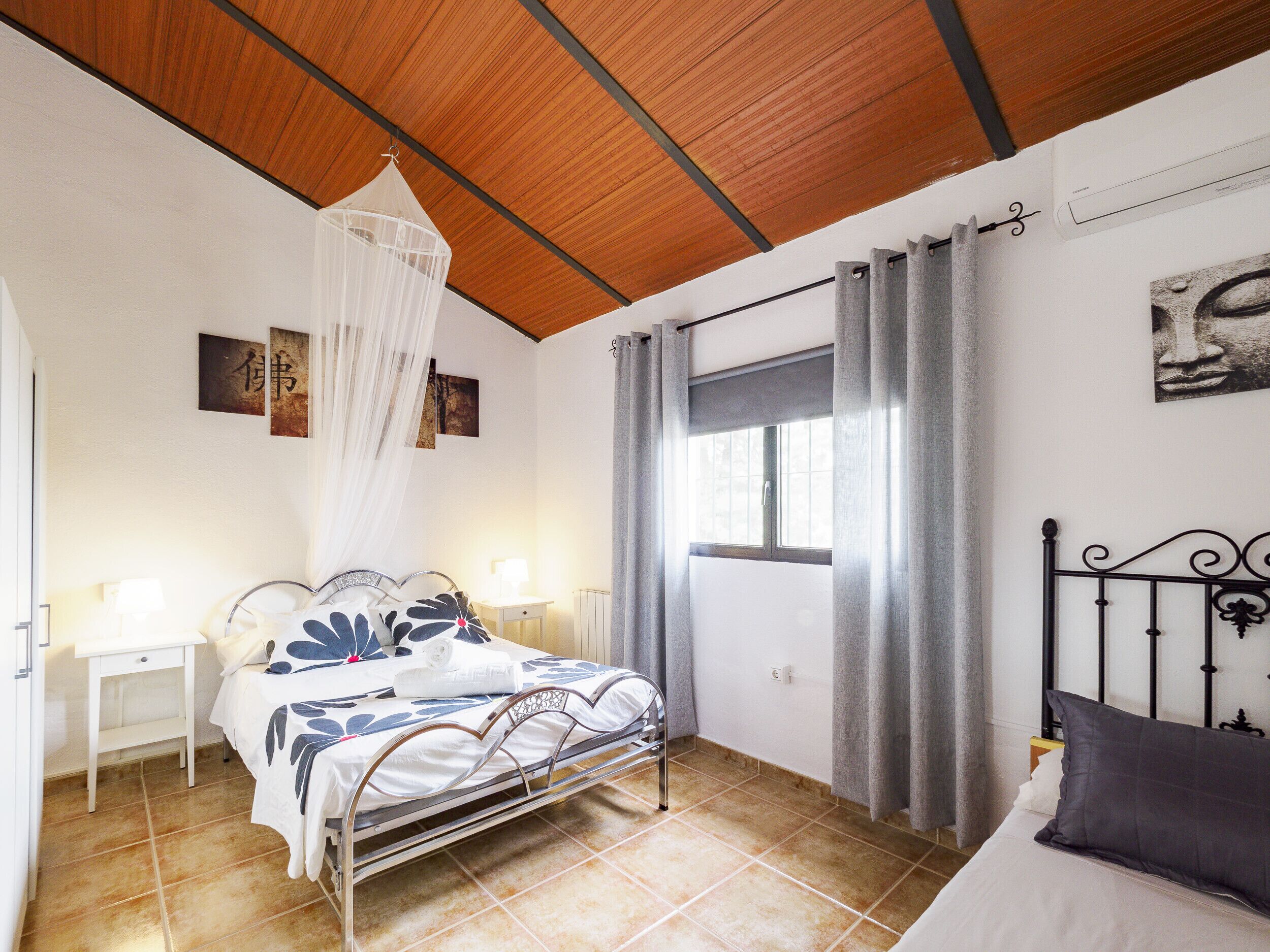 2 多间卧室、熨斗/熨衣板、免费 WiFi、床单