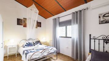 2 soverom, strykejern/-brett, wi-fi (inkludert) og sengetøy