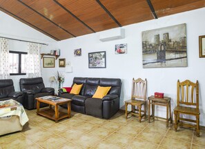 TV, fireplace - Cubo's Casa Rural Villa Aitana / private pool / near Caminito del Rey / free Wi-Fi (Ardales)