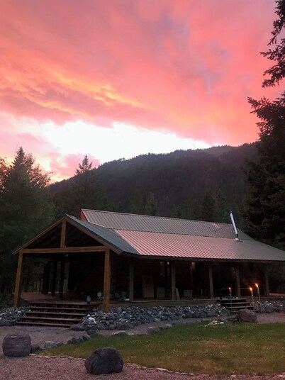 Off-Grid Log Cabin with Sauna & Hot Tub