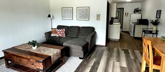 1 Bedroom Apartment In Estherville-Steps to 2nd level