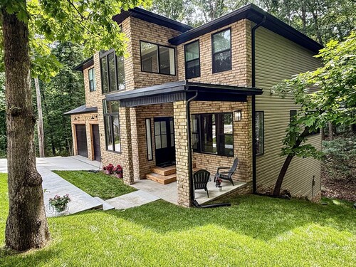 Brand New Lux Mountain Trails Retreat+ 3BR 3BA Sleeps 6