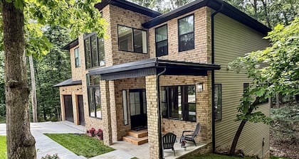 Brand New Lux Mountain Trails Retreat+ 3BR 3BA Sleeps 6