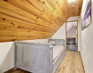 4 Schlafzimmer, Bügeleisen/Bügelbrett, Reisekinderbett, kostenloses WLAN