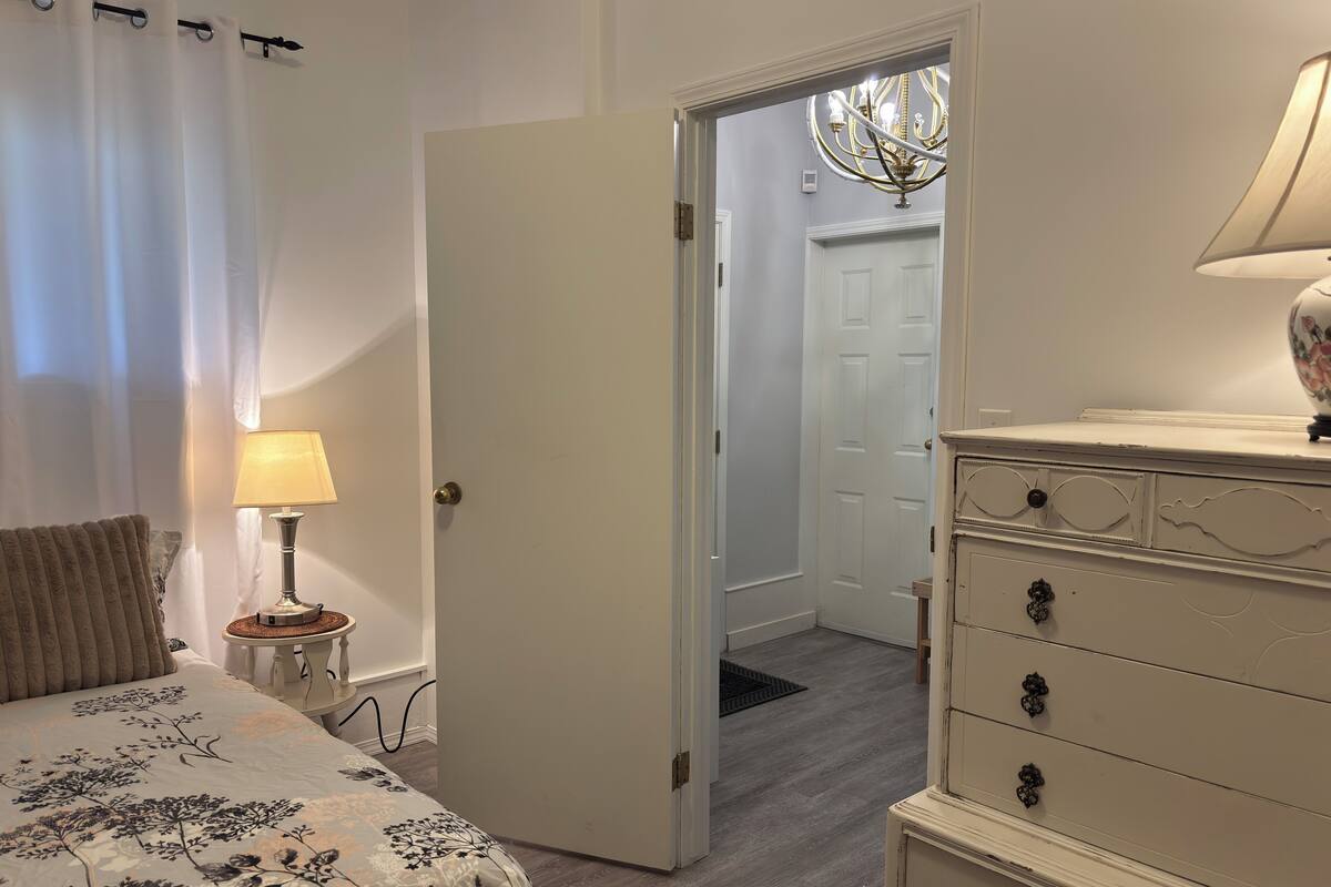 Classic Single Room | Desk, laptop workspace, WiFi (free)