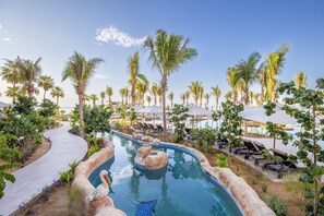 Una piscina cubierta