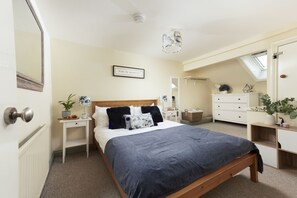 1 sovrum, strykjärn/strykbräda, internet och sängkläder