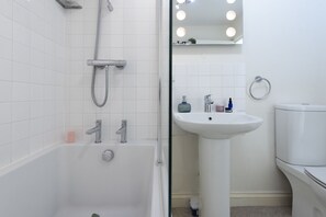 Hårtork och handdukar