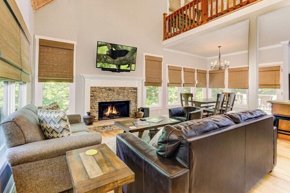 Smart-TV, Kamin, Videospiele, Tischfußball