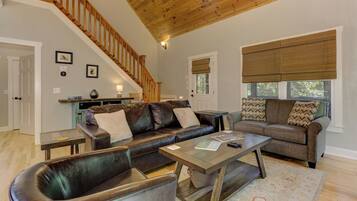 Smart TV, lareira, videogames, pebolim