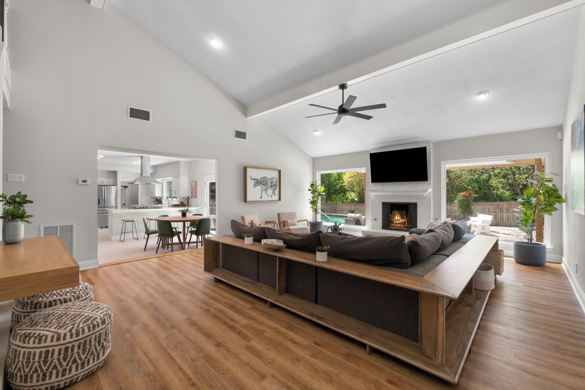 Smart TV y futbolito 