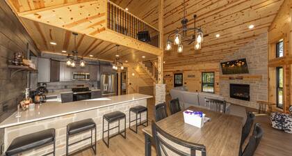 Lavish New Lodge Surrounded by Nature in Hocking Hills - Lodge 1
