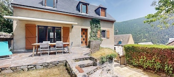 Maison vue sur les montagnes